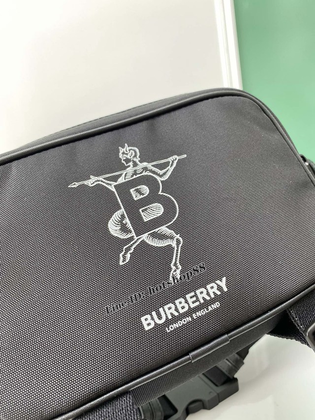 Burberry專櫃新款男士腰包 巴寶莉尼龍布斜挎包腰包 yxb1112